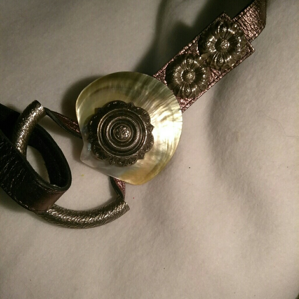 Vintage Seashell metallic belt